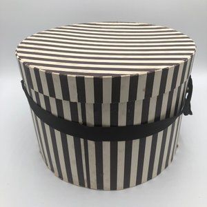 Henri Bendel Vintage Hatbox medium sized good condition